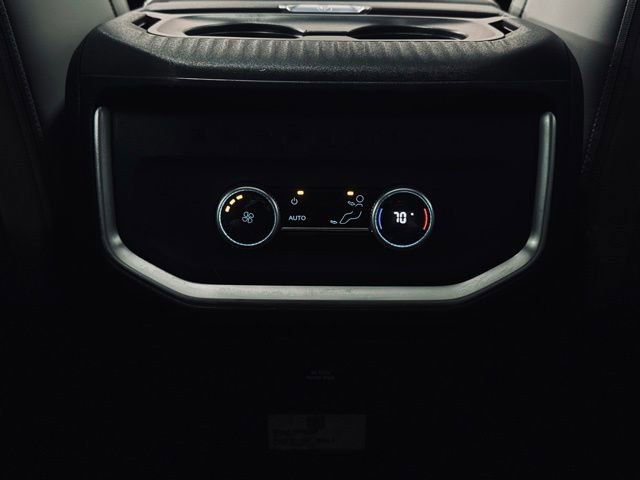 Used 2025 Ford Expedition Active image 29