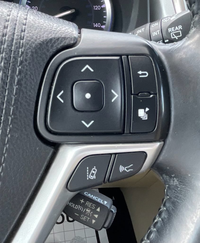 Used 2017 Toyota Highlander Limited FWD image 20