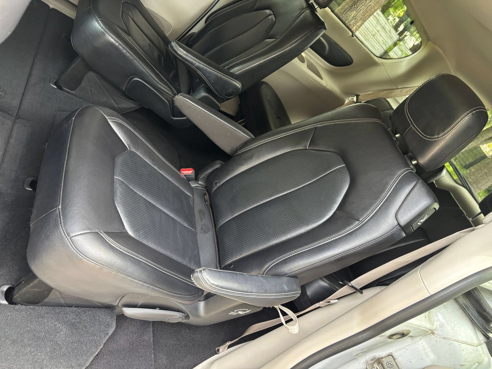 Used 2022 Chrysler Pacifica Touring-L FWD image 39