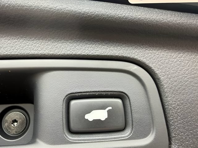 Used 2016 Honda Pilot Touring image 10