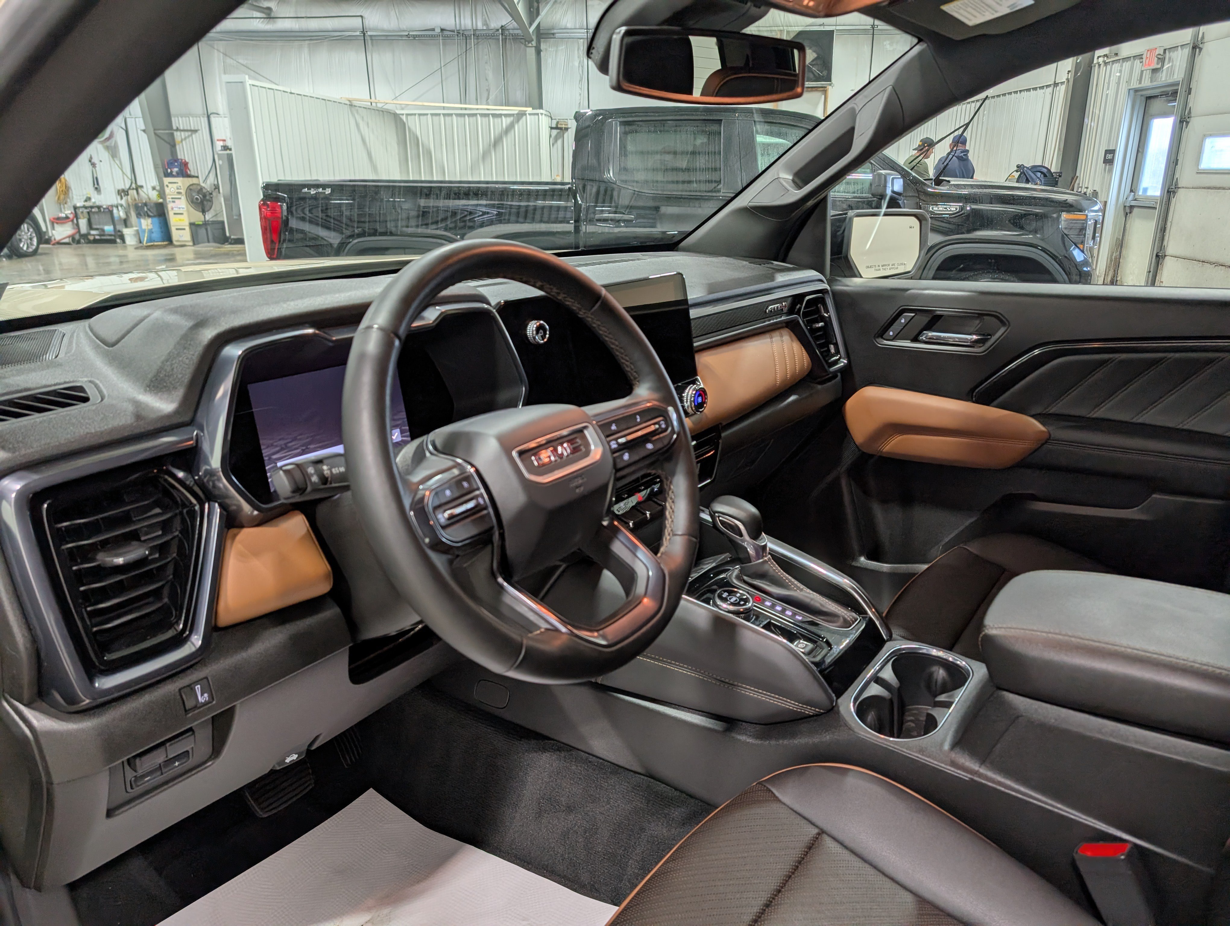 Used 2023 GMC Canyon AT4 w/ AT4 Premium Package AWD/4WD image 14