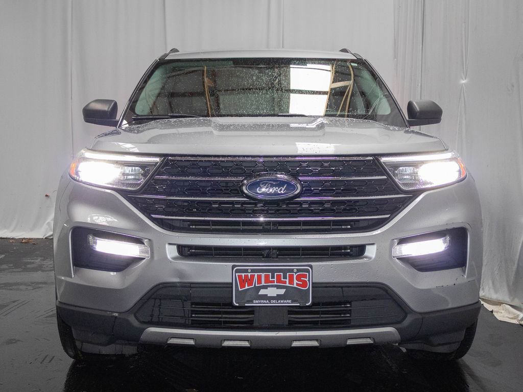 Used 2021 Ford Explorer XLT w/ Equipment Group 202A image 2
