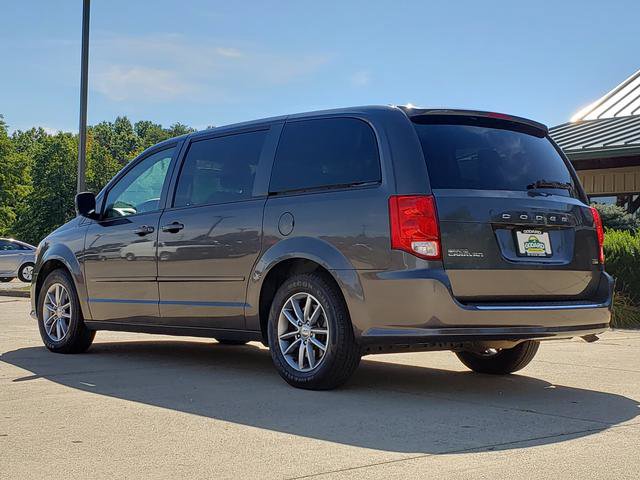 Used 2016 Dodge Grand Caravan SE image 3