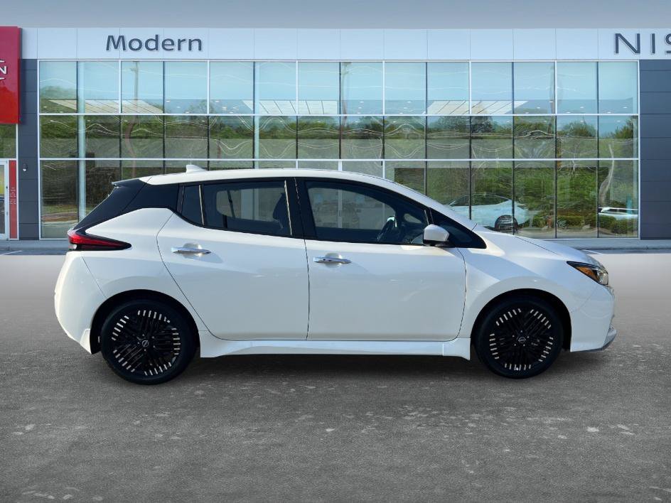 Certified 2025 Nissan Leaf SV Plus FWD image 4