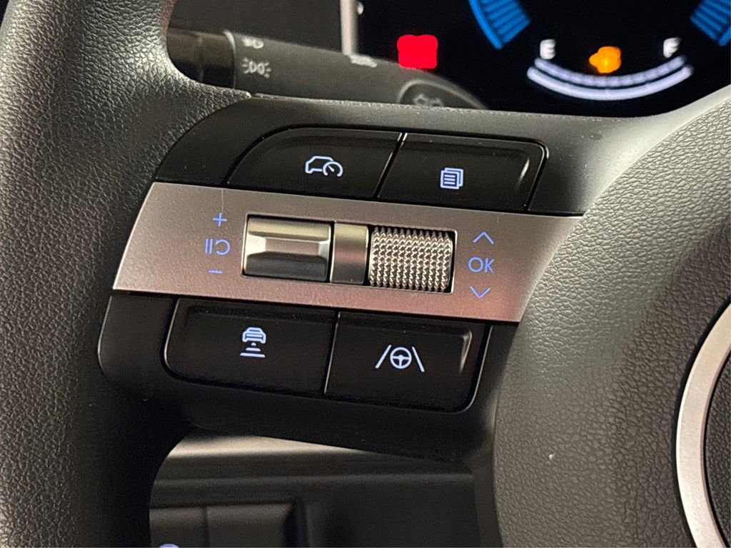 Used 2025 Hyundai Tucson SE image 27