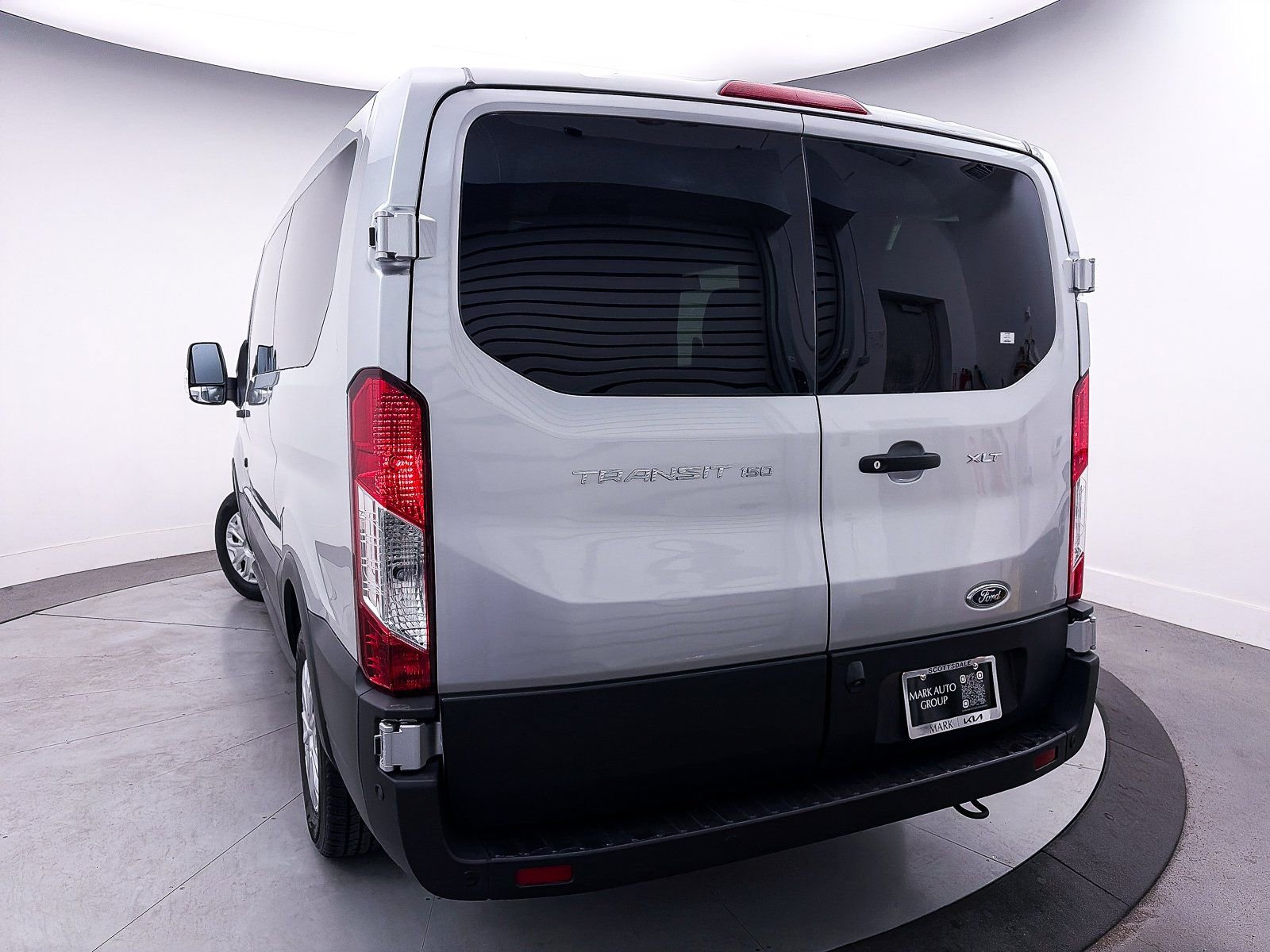 Used 2020 Ford Transit 150 XLT image 4