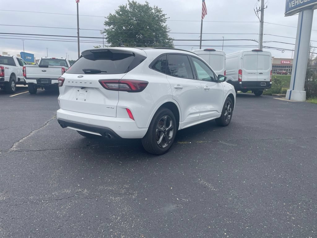 Used 2023 Ford Escape ST-Line w/ Tech Pack #1 AWD/4WD image 5