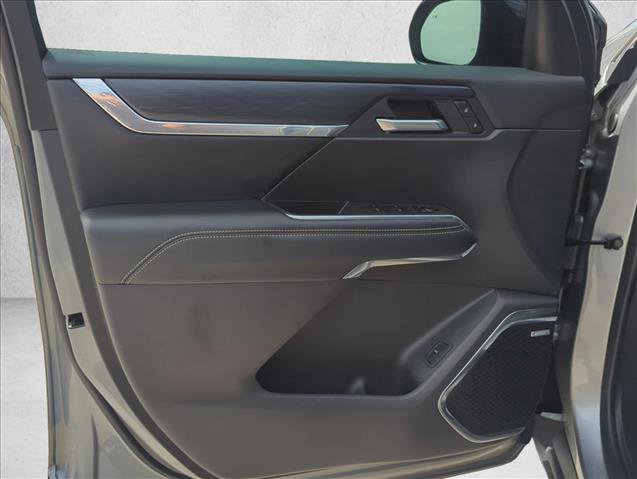 Used 2025 GMC Acadia Elevation FWD image 10
