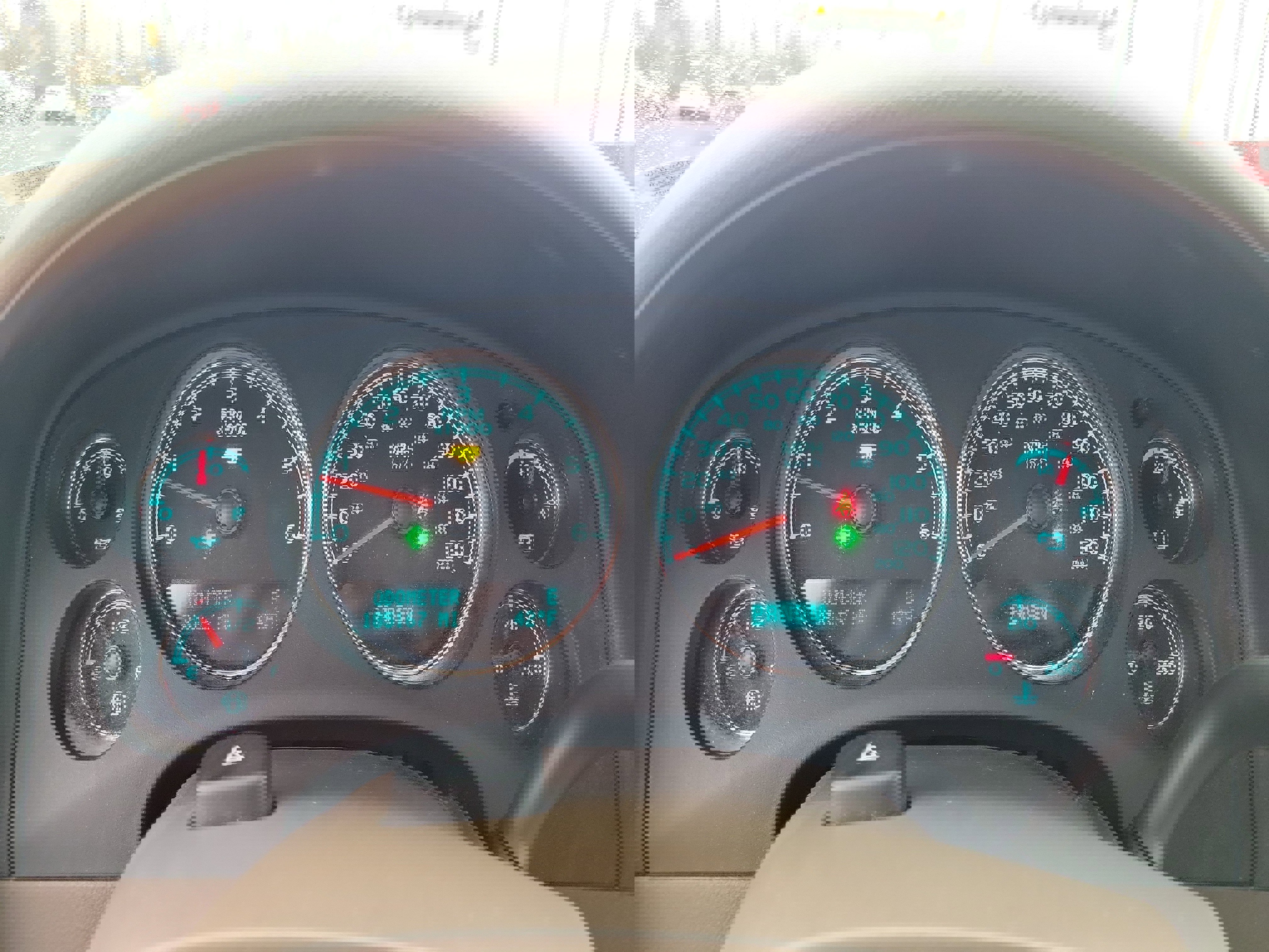 Used 2013 Chevrolet Avalanche LTZ image 24