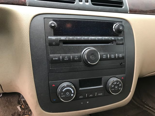 Used 2009 Buick Lucerne CX image 7