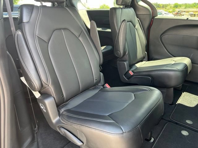 New 2026 Chrysler Pacifica Select AWD/4WD image 25
