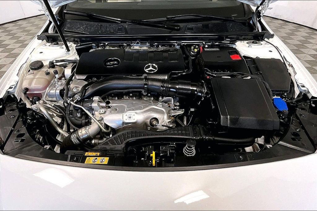 Used 2022 Mercedes-Benz CLA 250 image 9