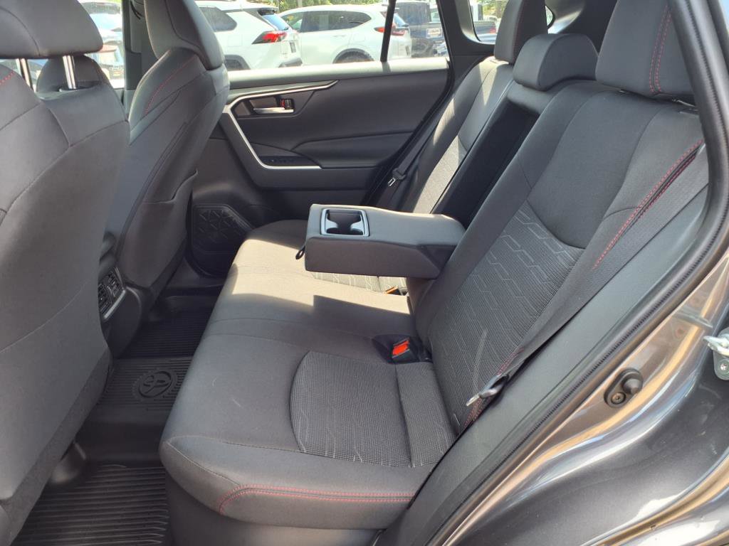 Used 2024 Toyota RAV4 SE image 8