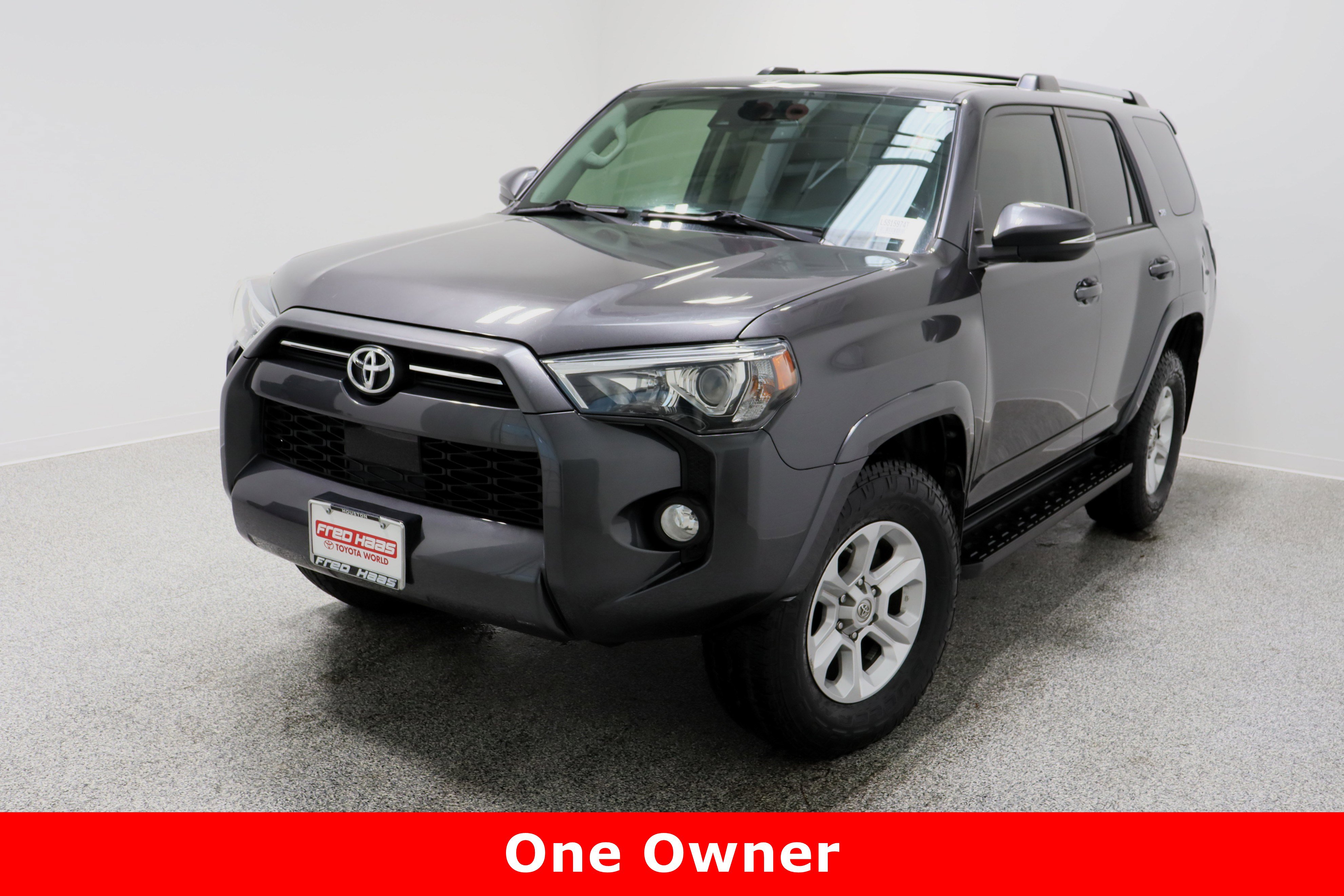 Used 2020 Toyota 4Runner SR5 Premium image 2