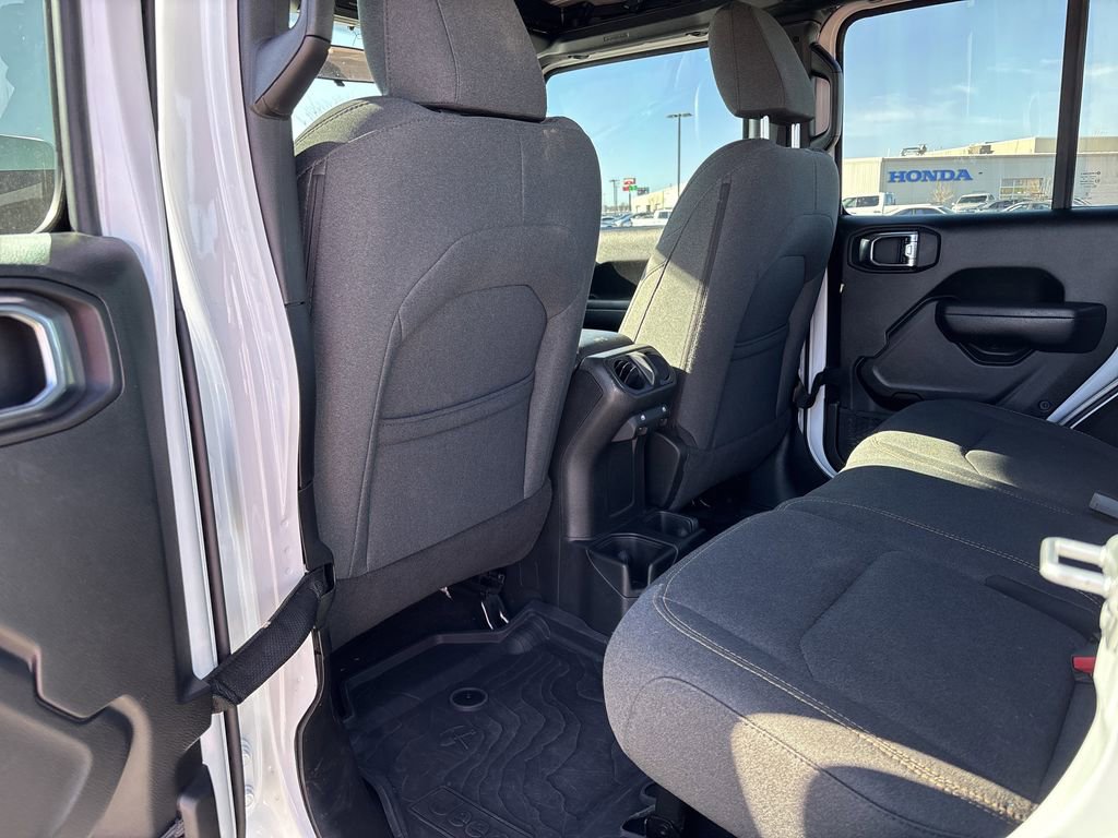 Used 2025 Jeep Wrangler Sport image 14
