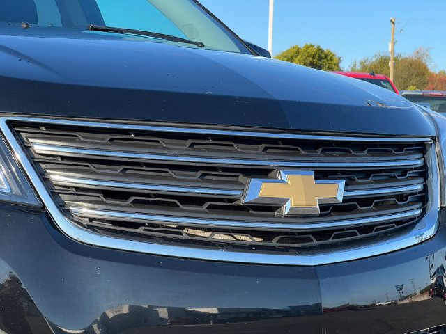Used 2017 Chevrolet Traverse LT w/ Style and Technology Package FWD image 38