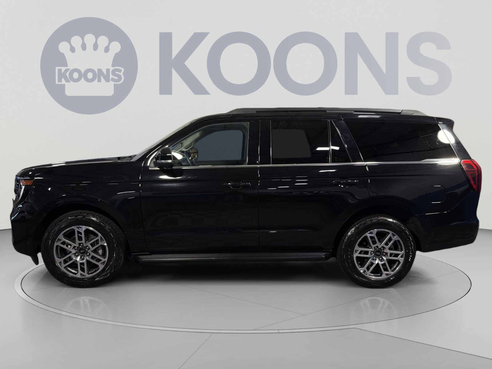 Certified 2025 Ford Expedition Active AWD/4WD image 2