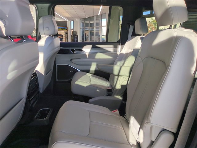 New 2025 Jeep Wagoneer Series II image 13