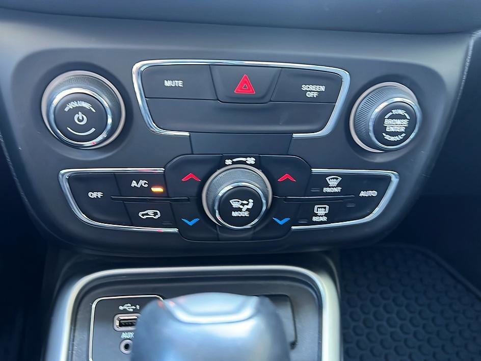 Used 2019 Jeep Compass Latitude w/ Cold Weather Group image 16