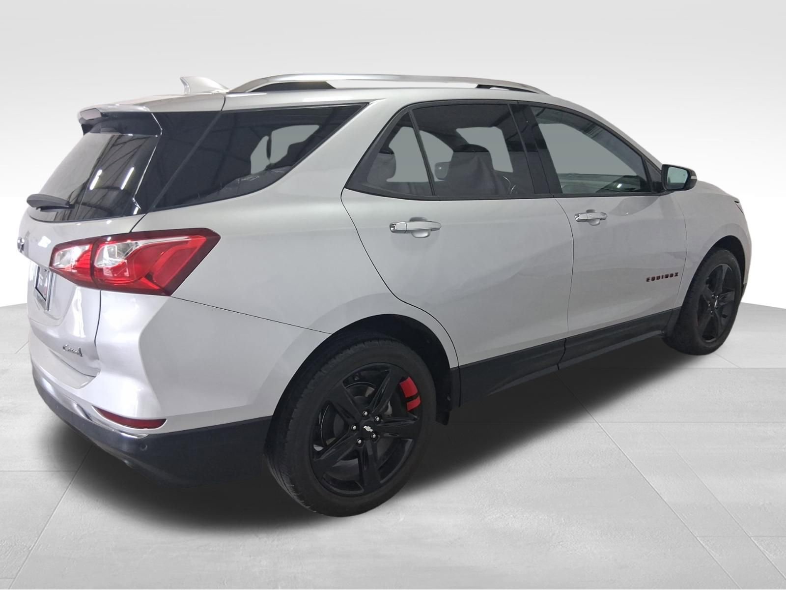 Used 2020 Chevrolet Equinox Premier w/ Premier Redline Edition FWD image 5