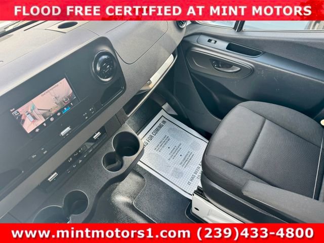 Used 2022 Mercedes-Benz Sprinter 1500 image 34