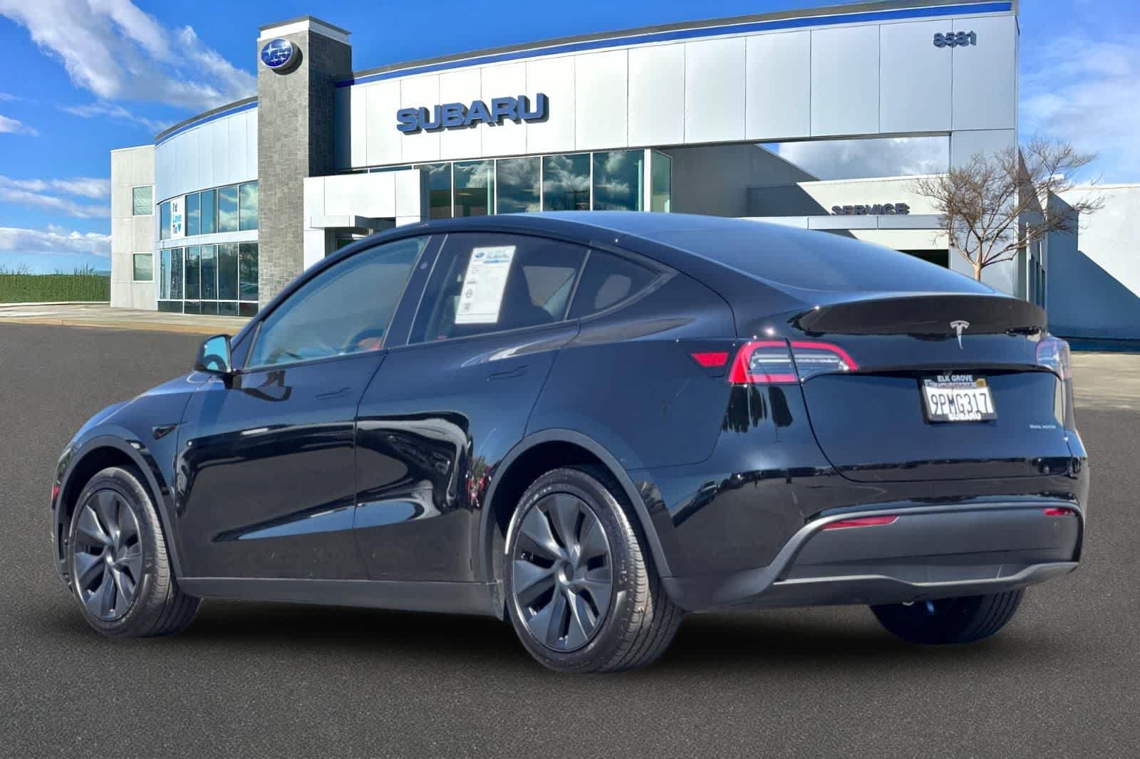 Used 2024 Tesla Model Y Long Range AWD/4WD image 8