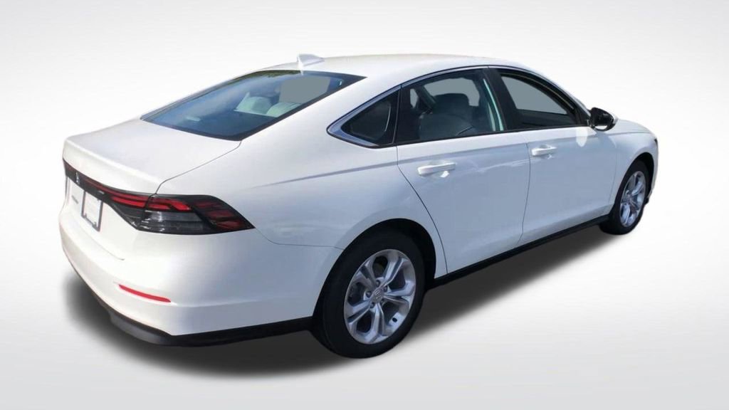 Used 2025 Honda Accord LX image 8