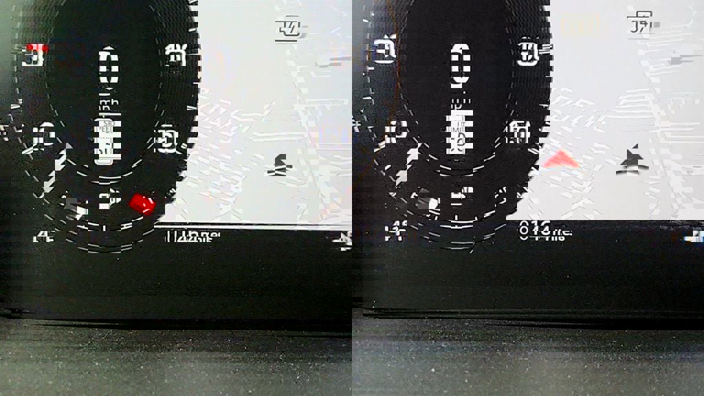 Used 2024 Land Rover Discovery Dynamic SE image 16