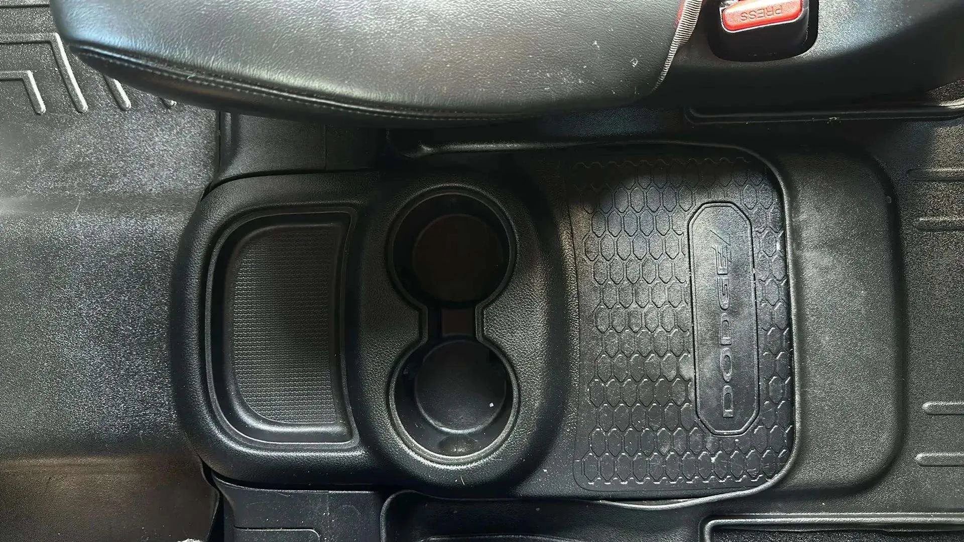 Used 2020 Dodge Durango GT image 38