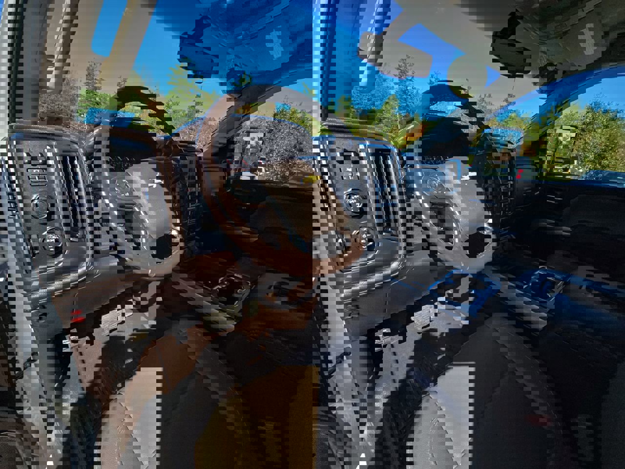 Used 2019 Chevrolet Silverado 2500 LTZ w/ Vortec Plus Package image 46