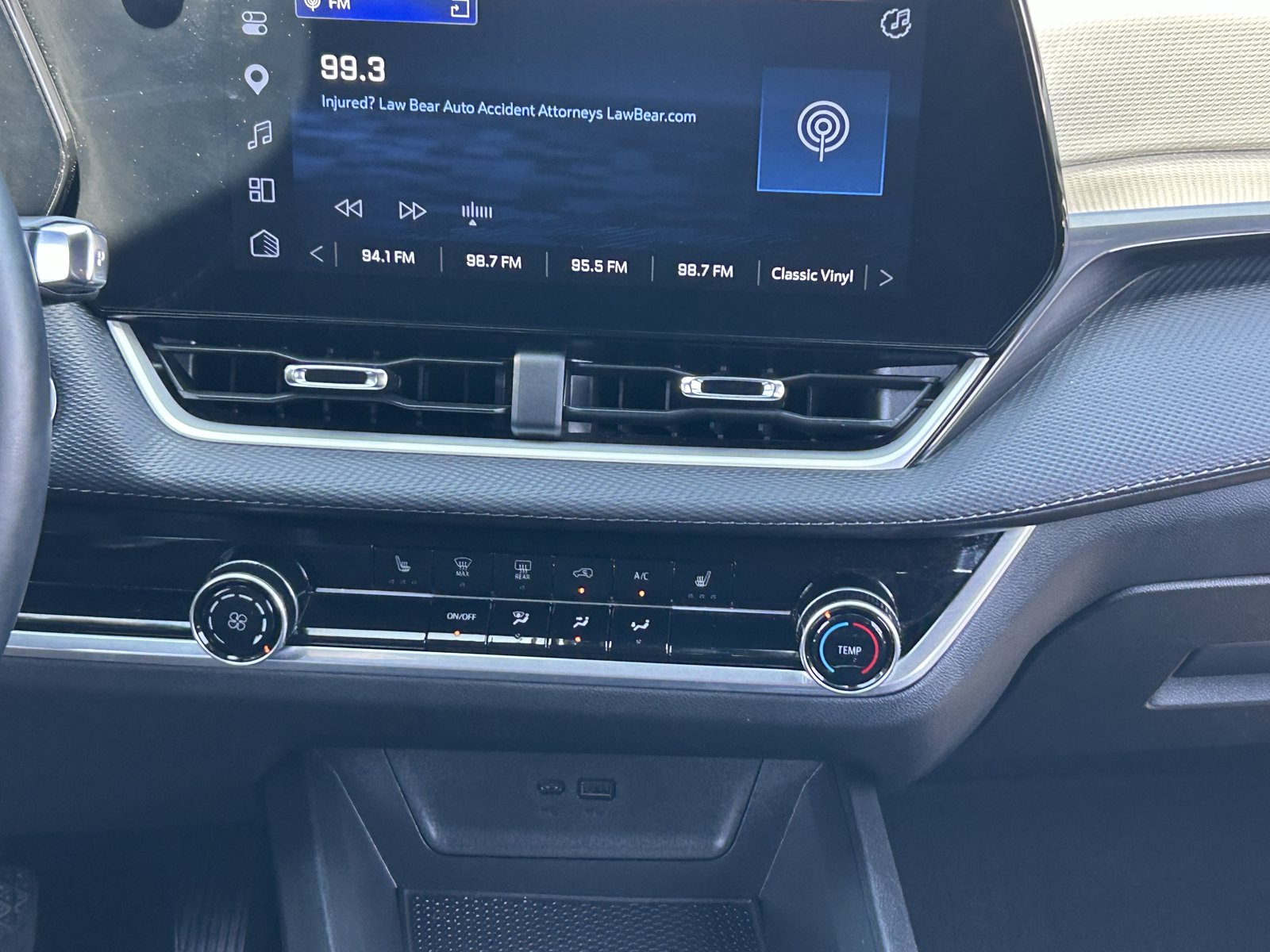 Certified 2025 Chevrolet Equinox LT AWD/4WD image 21