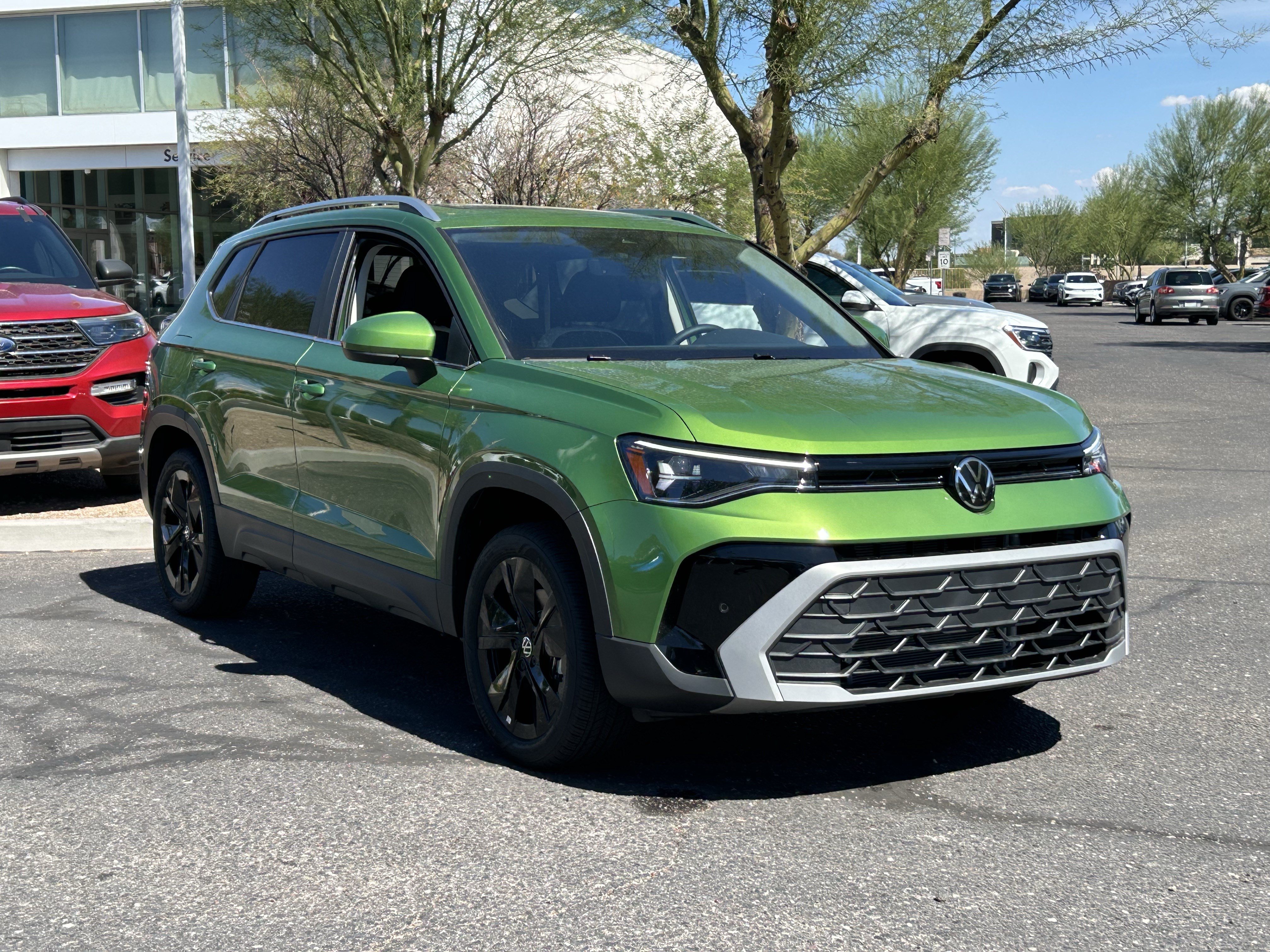 New 2026 Volkswagen Taos SE FWD image 5