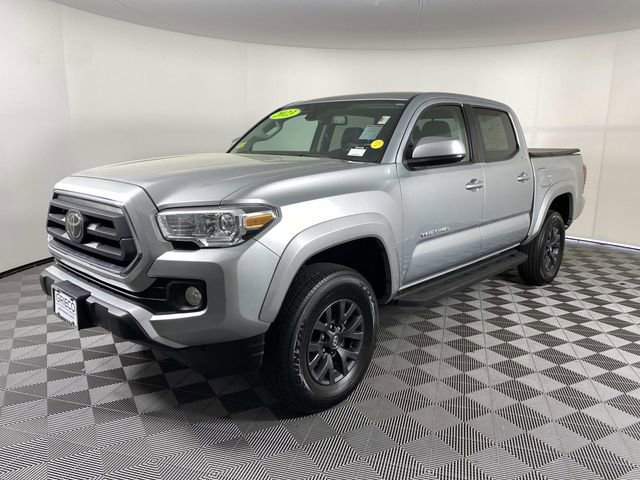 Used 2023 Toyota Tacoma SR5 AWD/4WD image 4