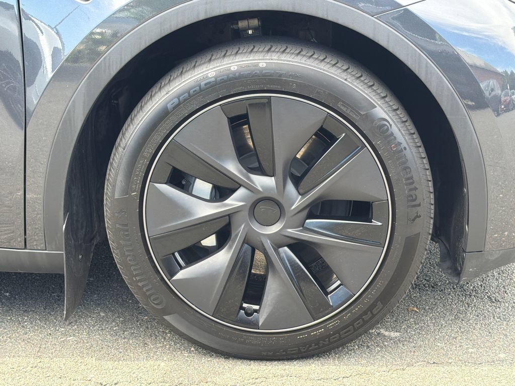 Used 2025 Tesla Model Y Long Range AWD/4WD image 9