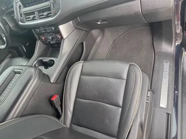 Used 2024 Chevrolet Suburban Premier AWD/4WD image 14