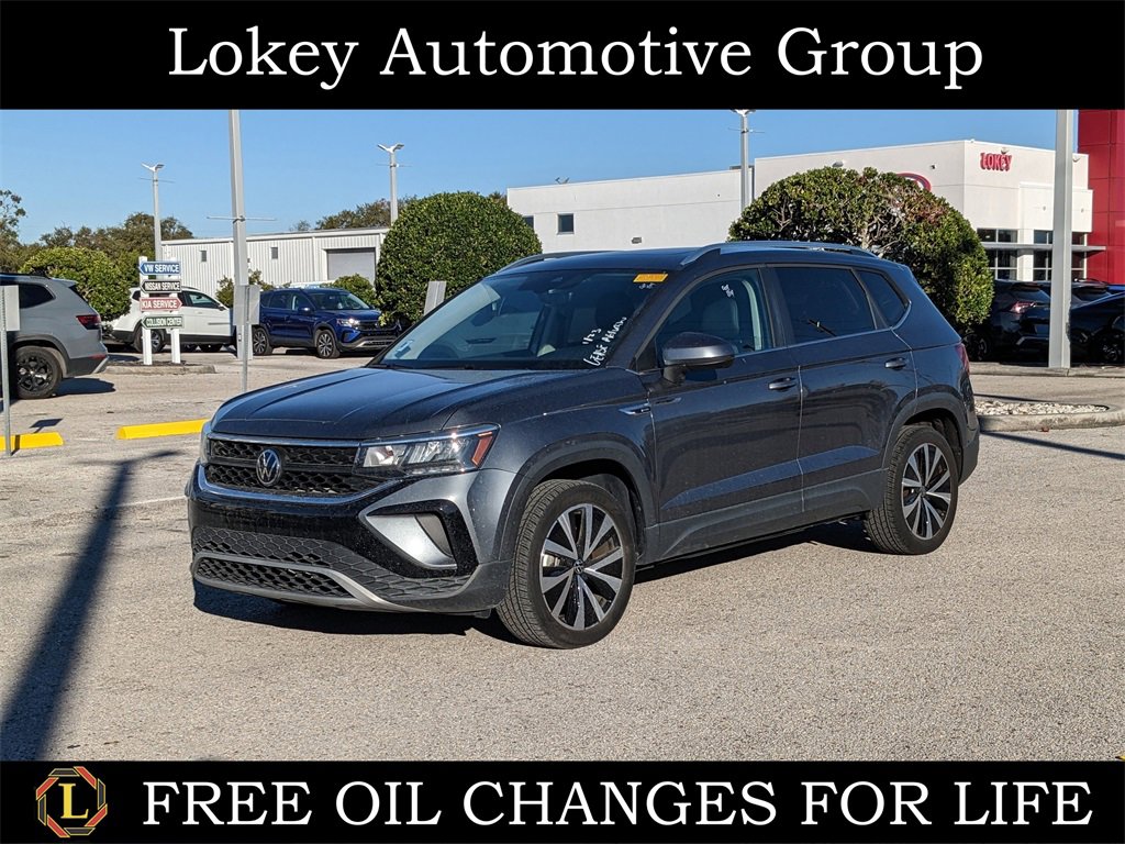 Used 2023 Volkswagen Taos SE w/ Panoramic Sunroof Package