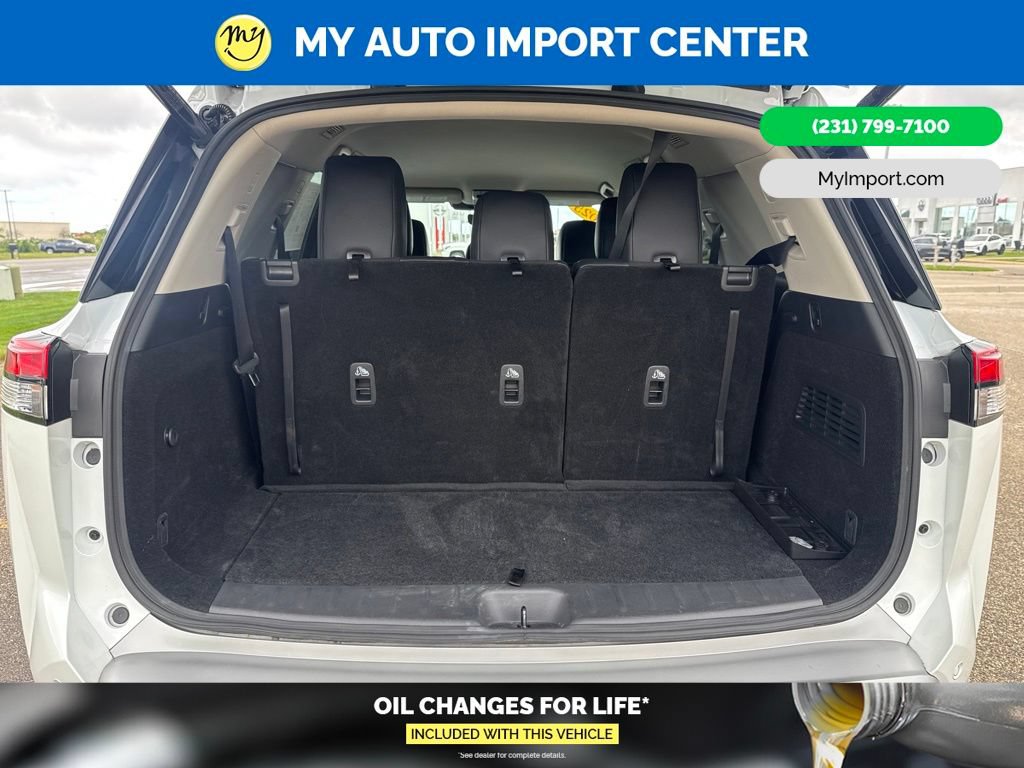 Used 2025 Nissan Pathfinder SL AWD/4WD image 28