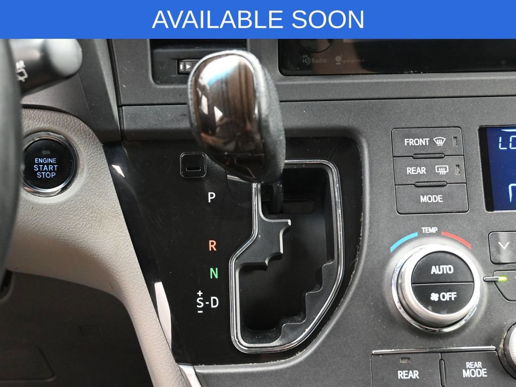 Used 2015 Toyota Sienna XLE AWD/4WD image 21