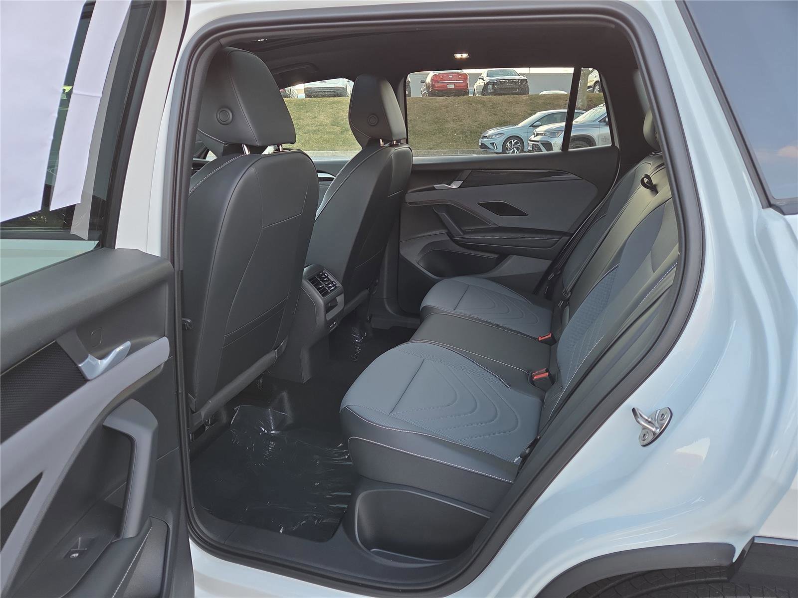 New 2026 Volkswagen Tiguan SE R-Line image 26