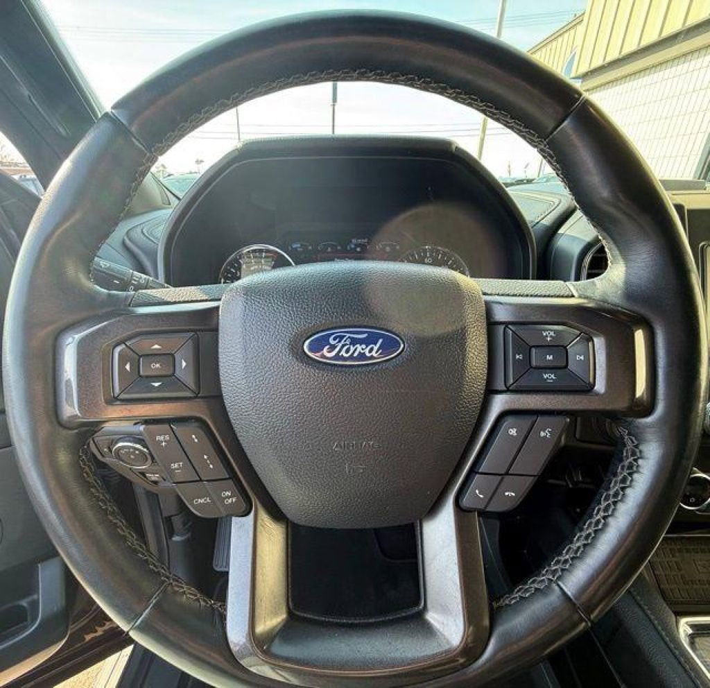 Used 2021 Ford Expedition Limited AWD/4WD image 18