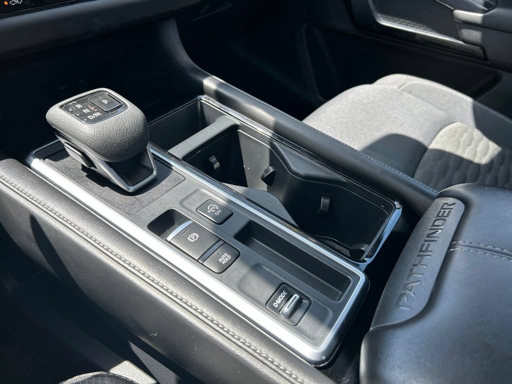 Certified 2025 Nissan Pathfinder SV w/ SV Premium Package FWD image 38
