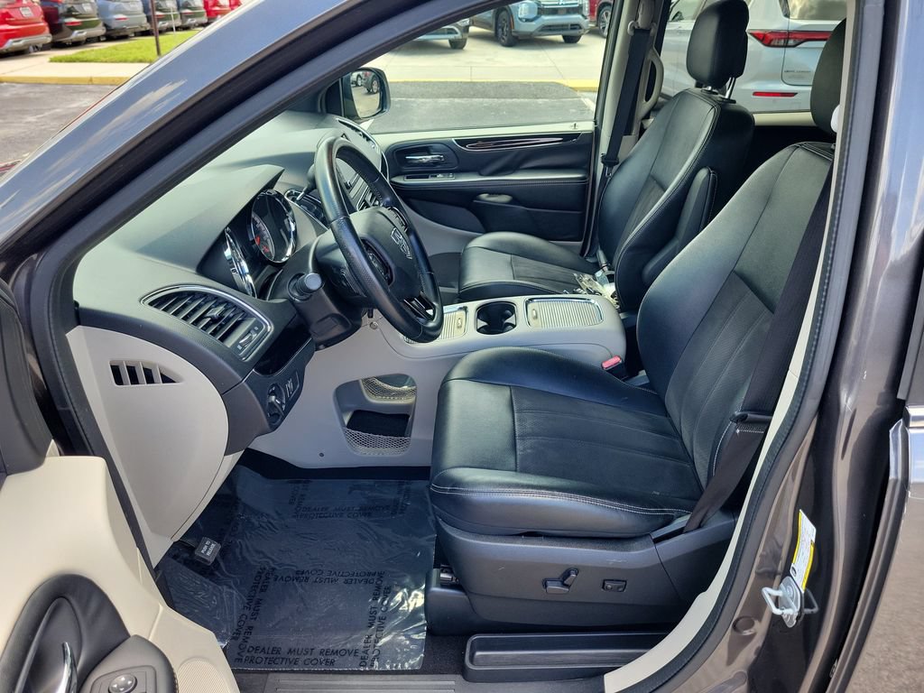 Used 2019 Dodge Grand Caravan SXT FWD image 15