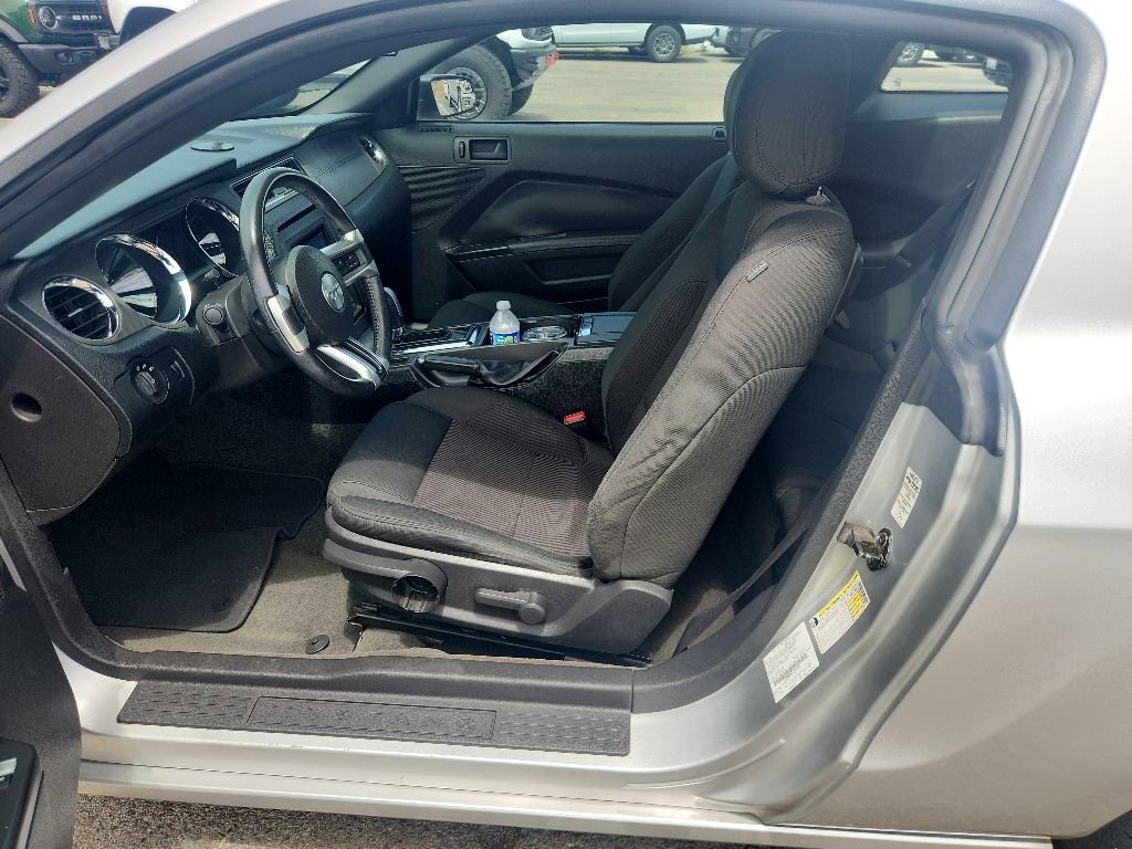 Used 2014 Ford Mustang Coupe RWD image 17