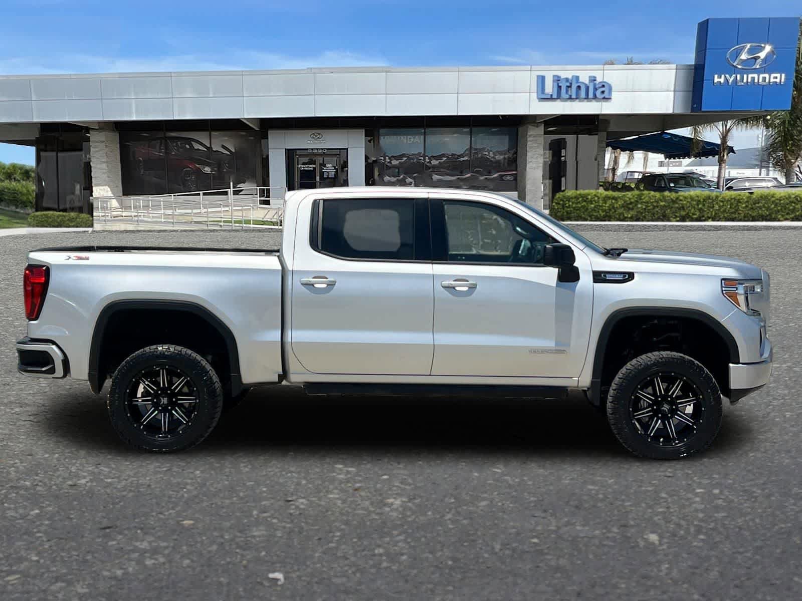 Used 2020 GMC Sierra 1500 Elevation w/ Elevation Value Package AWD/4WD image 9