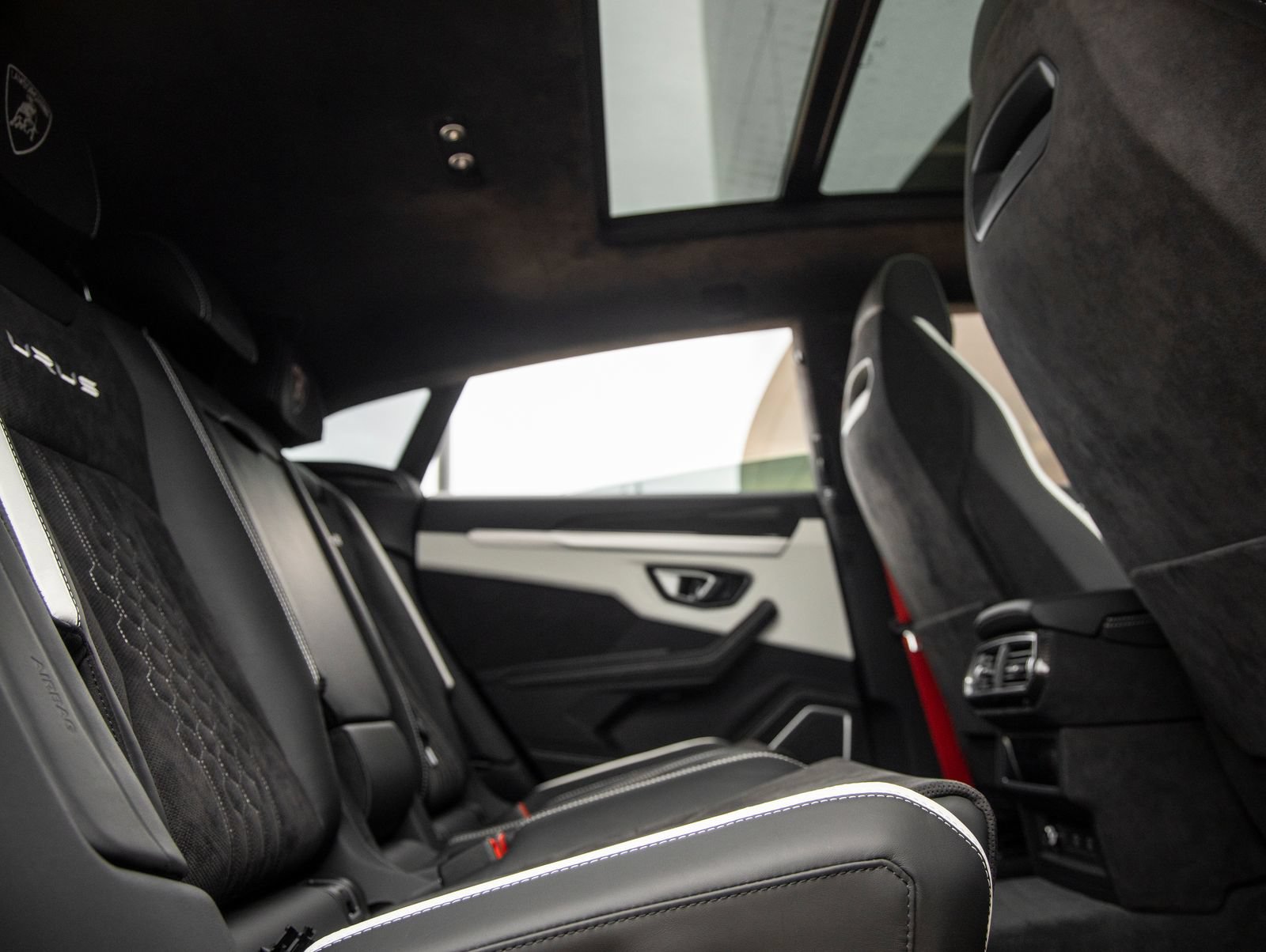 Used 2024 Lamborghini Urus S AWD/4WD image 42