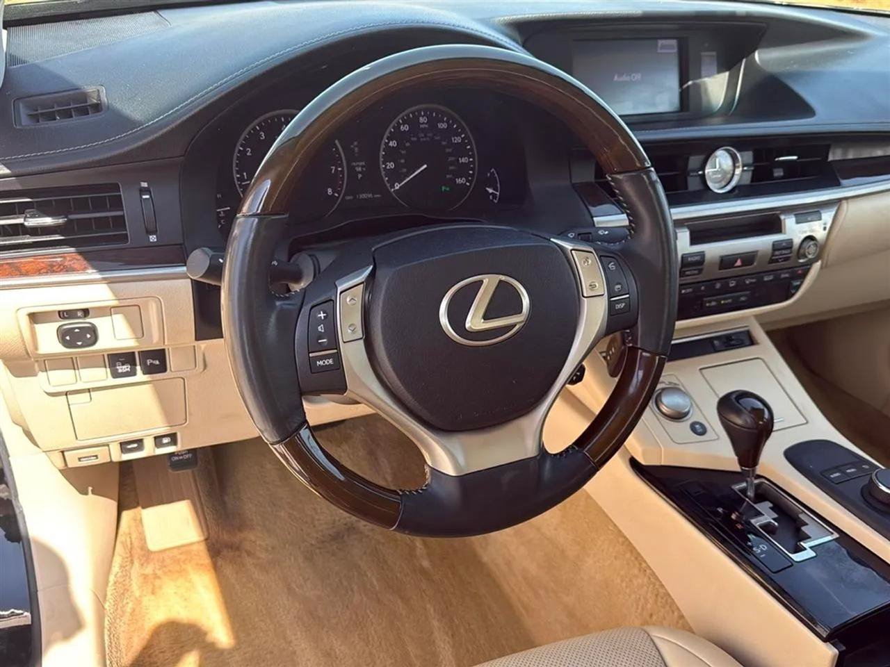 Used 2014 Lexus ES 350 w/ Premium Package FWD image 31