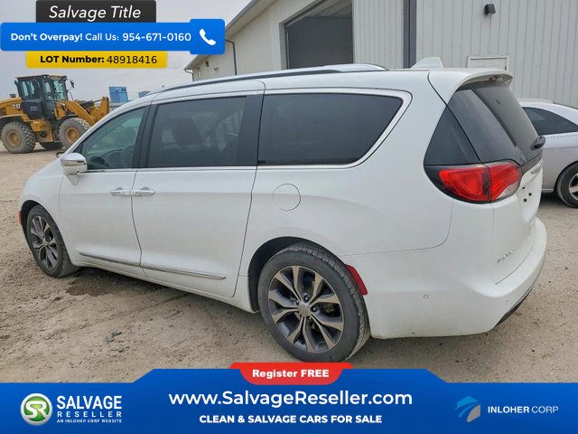 Used 2018 Chrysler Pacifica Limited w/ Tire & Wheel Group FWD image 3