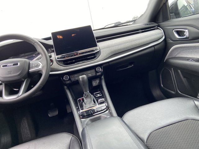 Used 2024 Jeep Compass Latitude AWD/4WD image 15