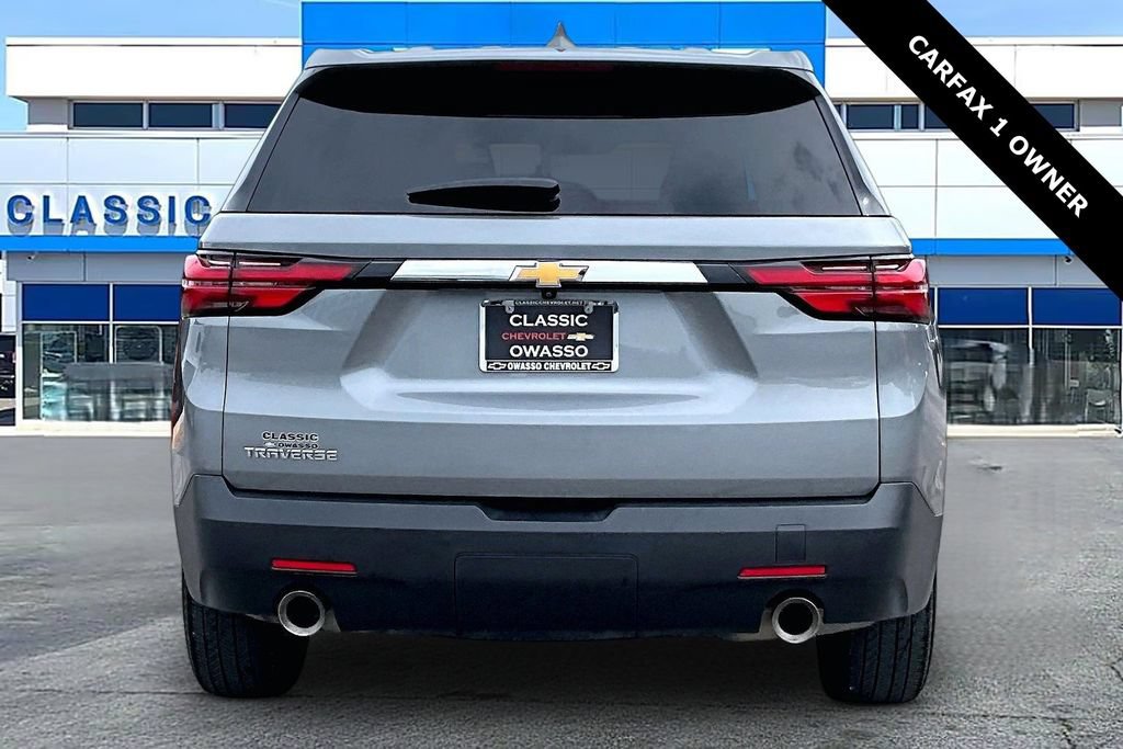 Used 2023 Chevrolet Traverse LS w/ Safety Package FWD image 4