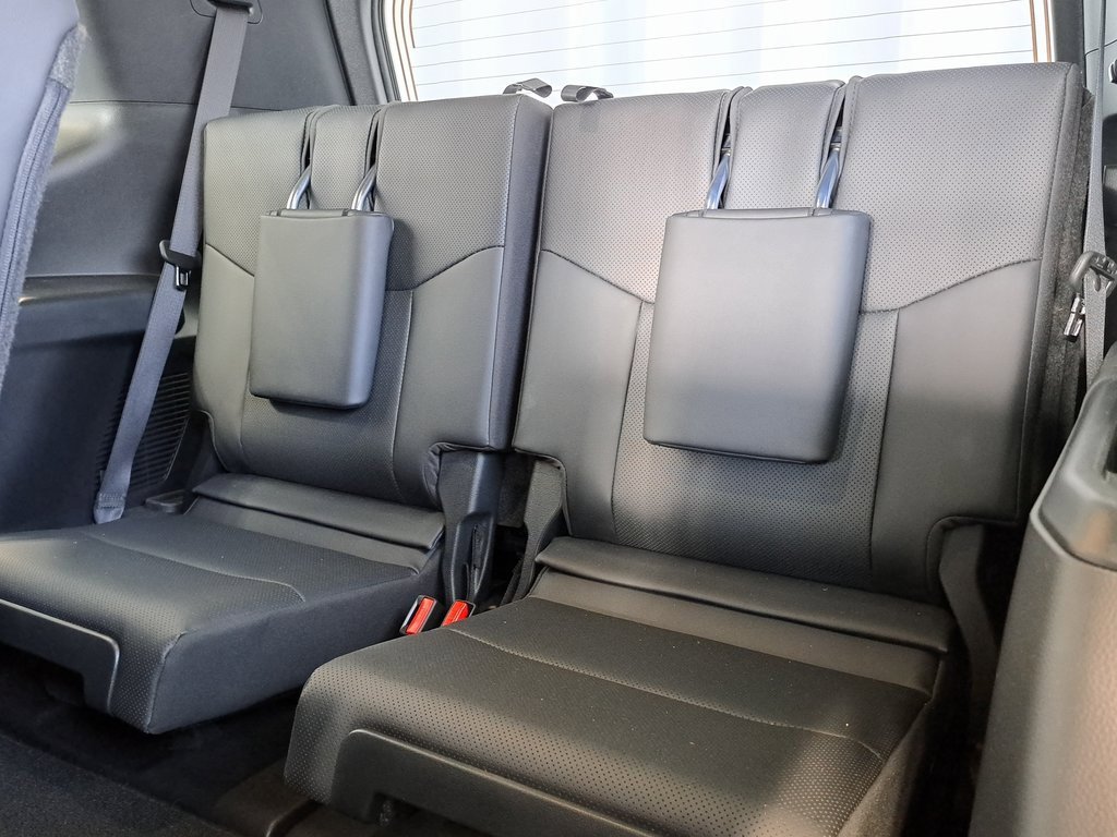 Used 2024 Lexus GX 550 image 32